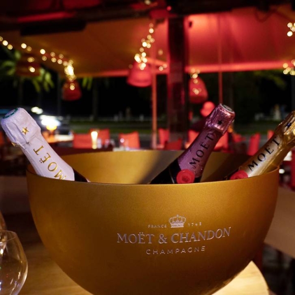 Le bar - La Guinguette restaurant nice - Restaurant Ambiance Nice - restaurant festif nice - bar festif nice - top resto NICE